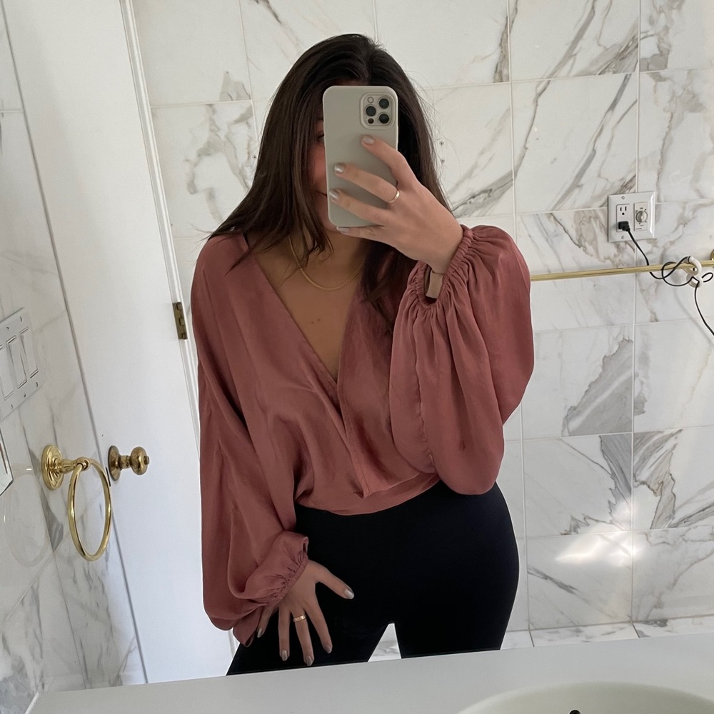 PINK SATIN FREE PEOPLE BLOUSE SIZE SMALL